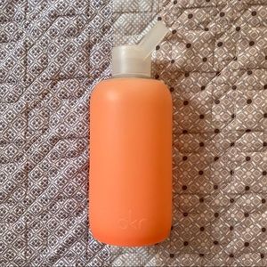 Bkr Glass and Silicone Water Bottle - 500ml Coral (Crush)
